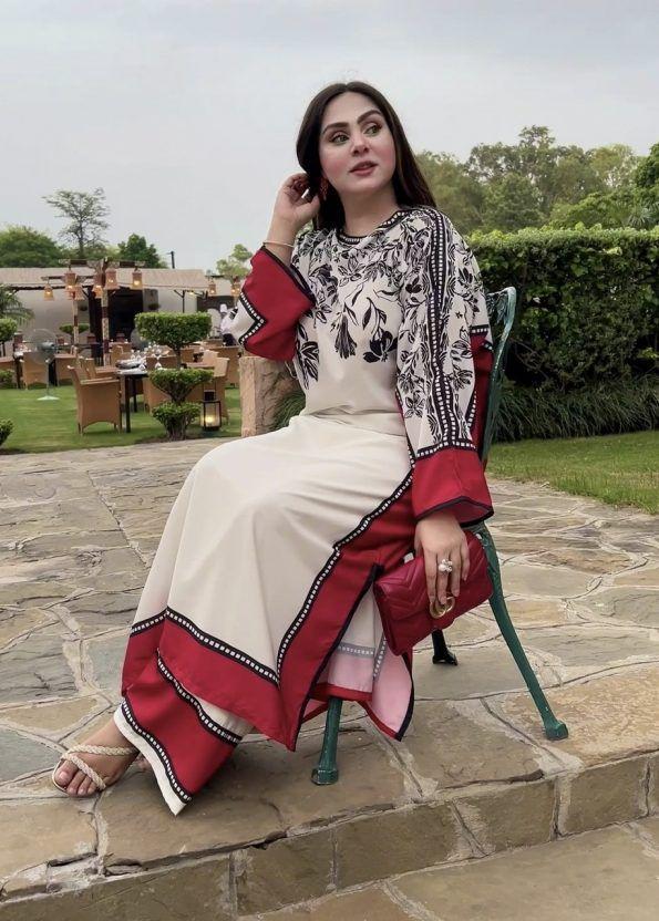2 pc women stitched swiss lawn printed suit