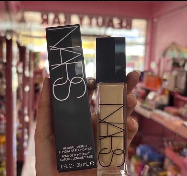 NARS full coverage creamy texture foundation