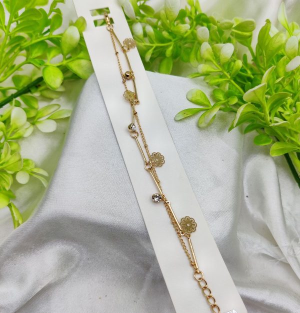 Elegant adjustable bracelet